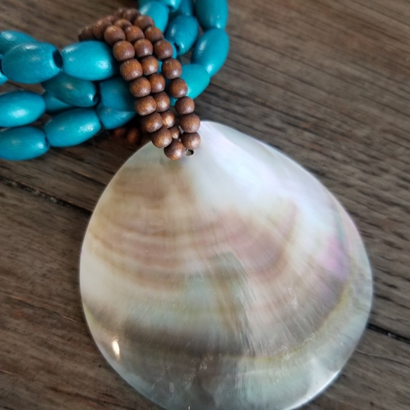 Beaded Necklace with Shell Pendant - Picture 6 of 9